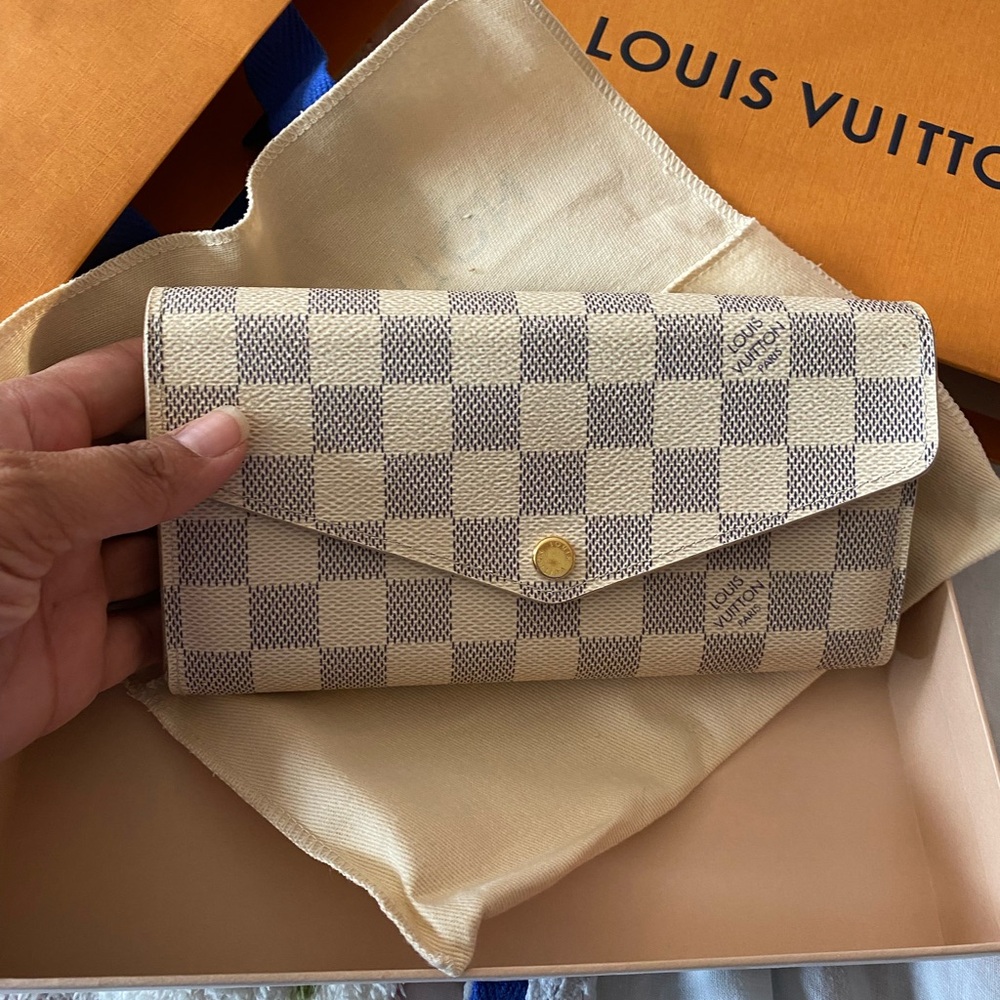 Louis Vuitton Cream and Gray Wallet with Iconic Checkered Design